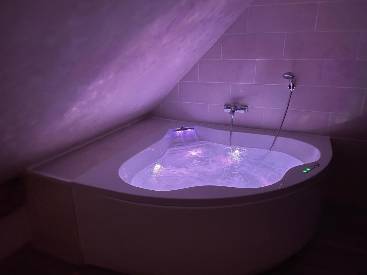 Le Nid D'Amour 2Pers / Wifi / Sauna Houssen Exteriör bild